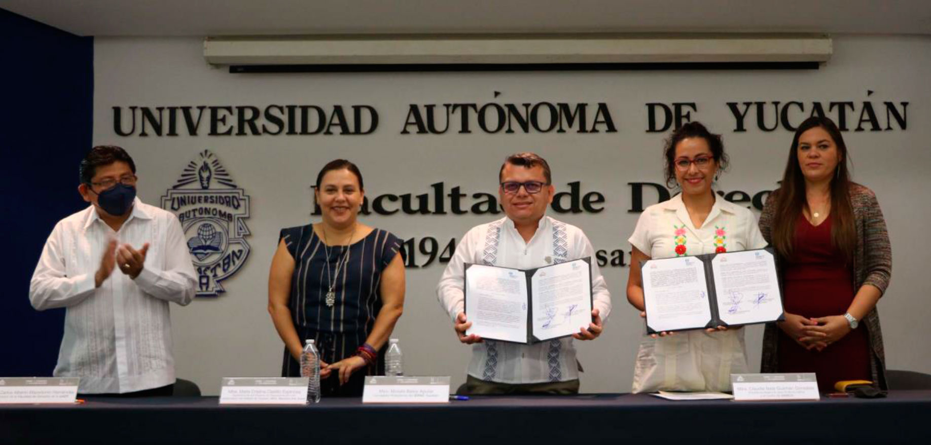Destacan importancia de acciones desde lo local para fortalecer la democracia, en el marco de la Firma de Convenio entre el IEPAC Yucatán y el IDdeco
